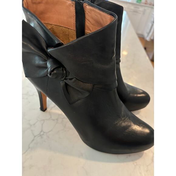 Corso Como Womens Ankle Boots Booties Black Leather Slim Heel Mid High Zip 9.5 M - Picture 3 of 7